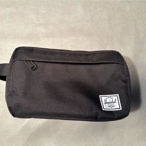Herschel toiletry bag